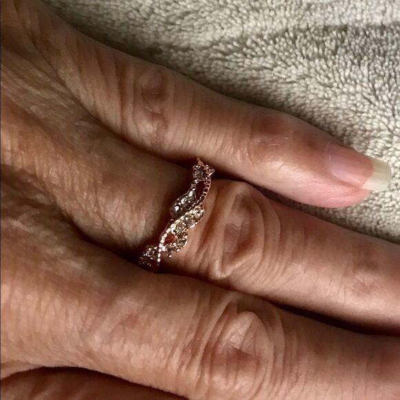 Exquisite 18k Rose Gold PLATED CZ Diamond Floral & Leaf Ring - Picture 4 of 4